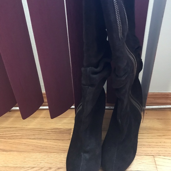 Suede heeled boots - Picture 2 of 4